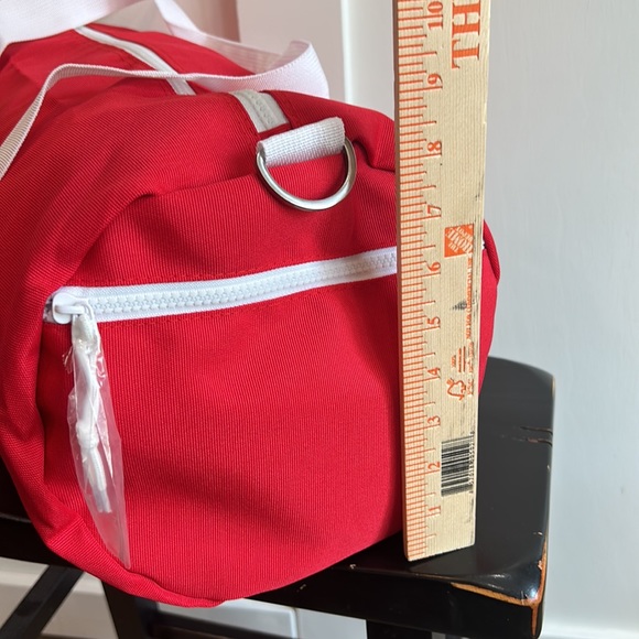 UNLV '90 GYM BAG - Picture 9 of 11